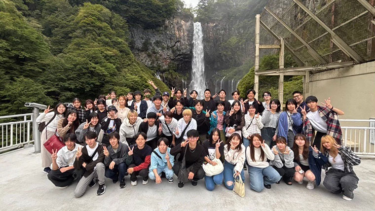 【都道府県・市区町村職員の就職者数 千葉県私大1位!】「公務員になりたい」を徹底サポート!─千葉商科大学総合政策学部 【都道府県・市区町村職員の就職者数 千葉県私大1位!】「公務員になりたい」を徹底サポート!─千葉商科大学総合政策学部