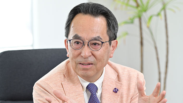 1年次からの徹底したキャリア教育と、　バリエーション豊富な「社会連携プロジェクト」で　“なりたい自分”を見いだし、成長できる4年間に　実践女子大学