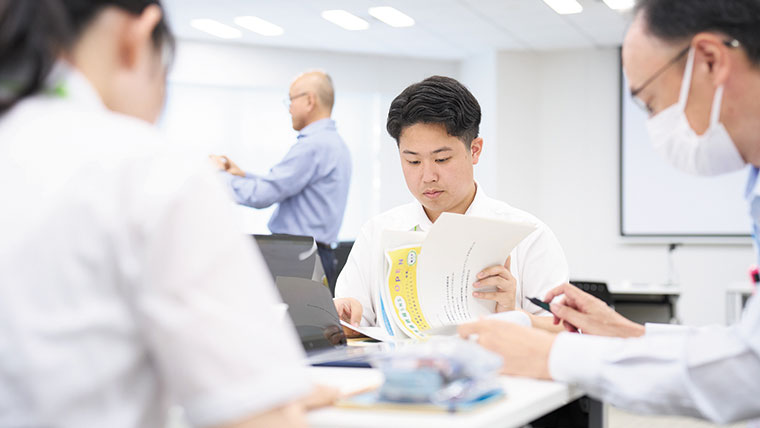 活動を通じた人間的成長や議論に参加する姿勢など大学での学びに活かせる能力を評価する 立正大学法学部の総合型選抜とは