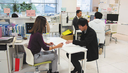 真似のできない少人数教育と、心血を注ぐ徹底面談─福井工業大学
