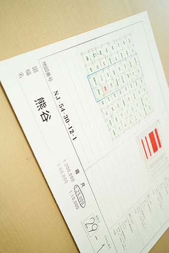 新旧の地形図を瞬時に見比べられる「立正大学地球環境科学部の地図資料室」、地図好きには飽きることがない部屋です。