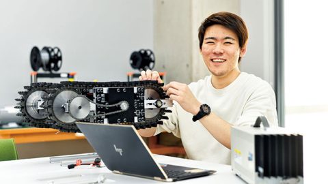 15歳から英語でAI、ロボティクス。　大学受験を意識せず、自分の「好き」に没頭できる─国際高等専門学校