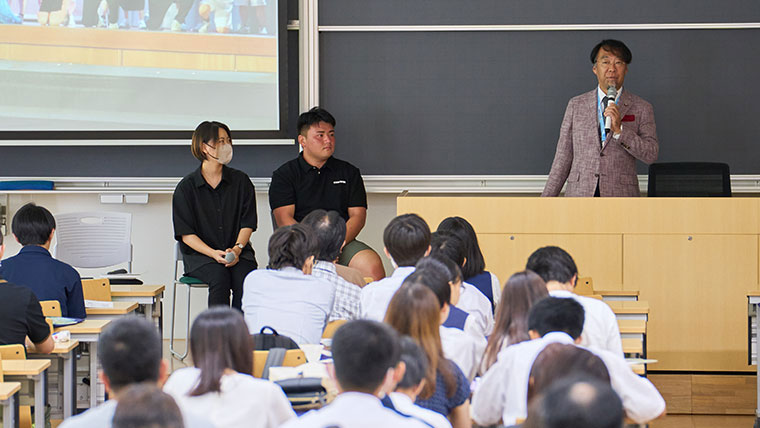 大学キャンパスで高校説明会開催─獨協埼玉高等学校