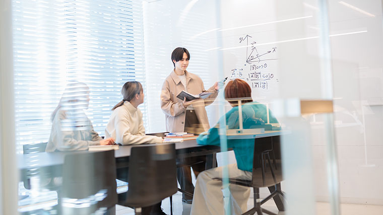 イノベーション創出と優れた「人材育成力」で、日本の工学教育をリードする~工学院大学先進工学部10年の歴史─工学院大学 イノベーション創出と優れた「人材育成力」で、日本の工学教育をリードする~工学院大学先進工学部10年の歴史─工学院大学