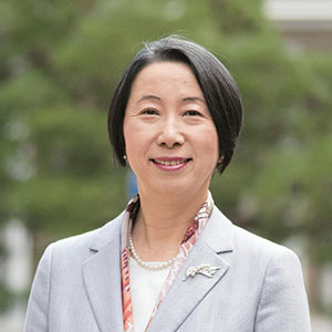 「今」という時代の要請を取り入れ、逆境を〝創造を灯す光〟に変える『変革を担う、女性』を育成。─津田塾大学 「今」という時代の要請を取り入れ、逆境を〝創造を灯す光〟に変える『変革を担う、女性』を育成。─津田塾大学