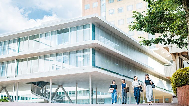 私が動く、世界がひらく。2027年、経済学部（仮称）設置構想中（※）！8学部16学科の女子総合大学へ─日本女子大学