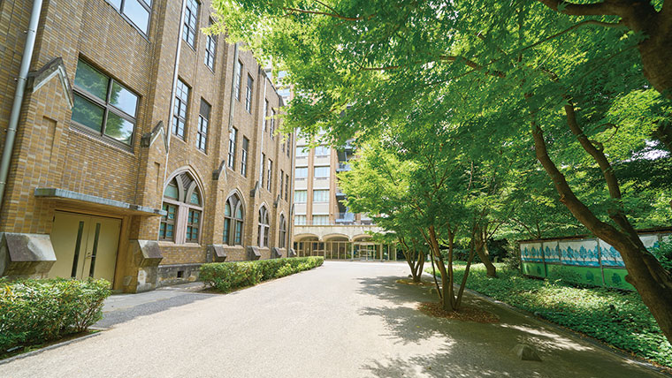 教員としてのバランス感覚が養われ“自分を信じる力”が培われる4年間─学習院大学教育学科 教員としてのバランス感覚が養われ“自分を信じる力”が培われる4年間─学習院大学教育学科