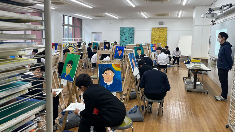 没頭の体験が「学びのエンジン」を創り出す 海城中学・高等学校の校舎は、探究心を鍛え上げる秘密基地 没頭の体験が「学びのエンジン」を創り出す 海城中学・高等学校の校舎は、探究心を鍛え上げる秘密基地