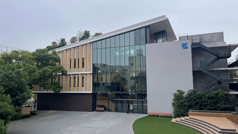 没頭の体験が「学びのエンジン」を創り出す 海城中学・高等学校の校舎は、探究心を鍛え上げる秘密基地 没頭の体験が「学びのエンジン」を創り出す 海城中学・高等学校の校舎は、探究心を鍛え上げる秘密基地