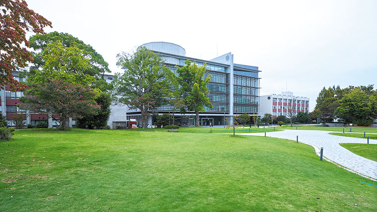 多彩な34人の専任教員を配置 複数領域の融合と共創で「常識を覆す」新学部が誕生─東京理科大学 創域情報学部 情報理工学科 多彩な34人の専任教員を配置 複数領域の融合と共創で「常識を覆す」新学部が誕生─東京理科大学 創域情報学部 情報理工学科