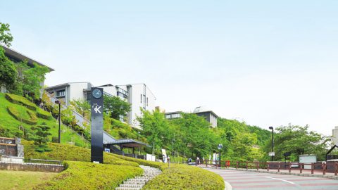 メルカリ執行役員CMOを務める卒業生が、京都産業大学マネジメント学科開設記念イベントで講演