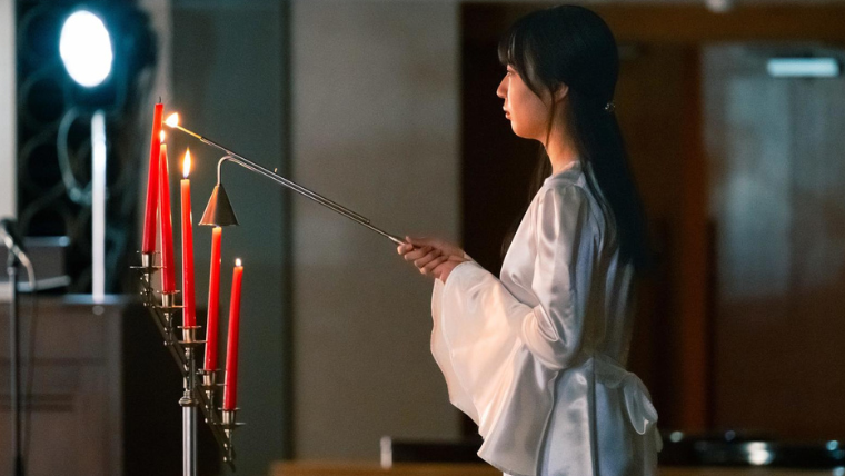 聖学院大学がクリスマスツリー点火祭とマーケットを開催